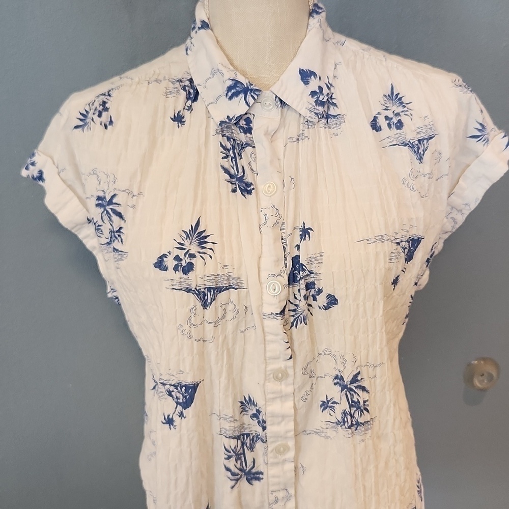 ANA nautical Hawaiian textured button-down scalloped hem blouse - Picture 2 of 8